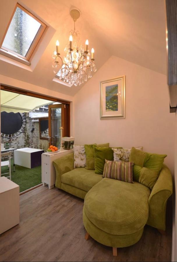 Compact, Central Apartment, Dog Friendly. Kingsbridge  Exterior photo