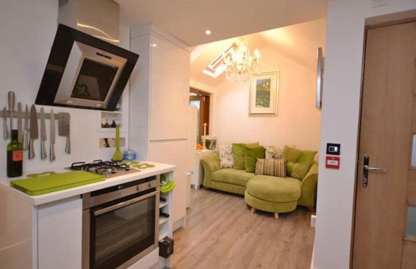 Compact, Central Apartment, Dog Friendly. Kingsbridge  Exterior photo