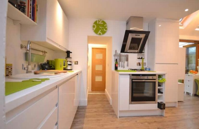 Compact, Central Apartment, Dog Friendly. Kingsbridge  Exterior photo